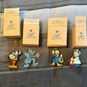 (4) AVON Disney Christmas Ornaments Gift Collection
Mickey's Christmas Carol NIB